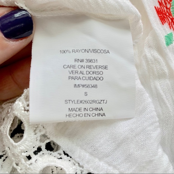 Takara Women Medium White Boho Fringe Kimono - Picture 8 of 8